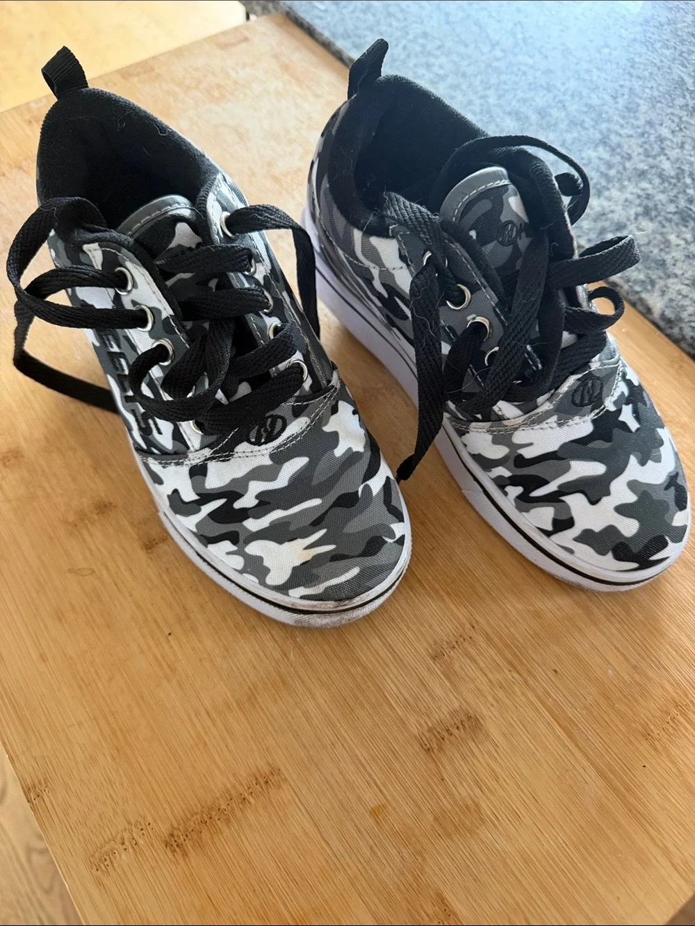 Heelys Kids Camouflage Lace-Up Sneakers - Black & White